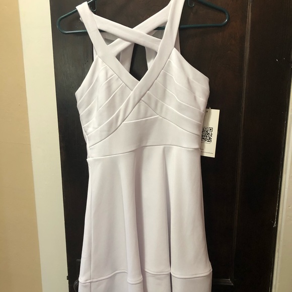 While criss cross dress - Picture 3 of 3